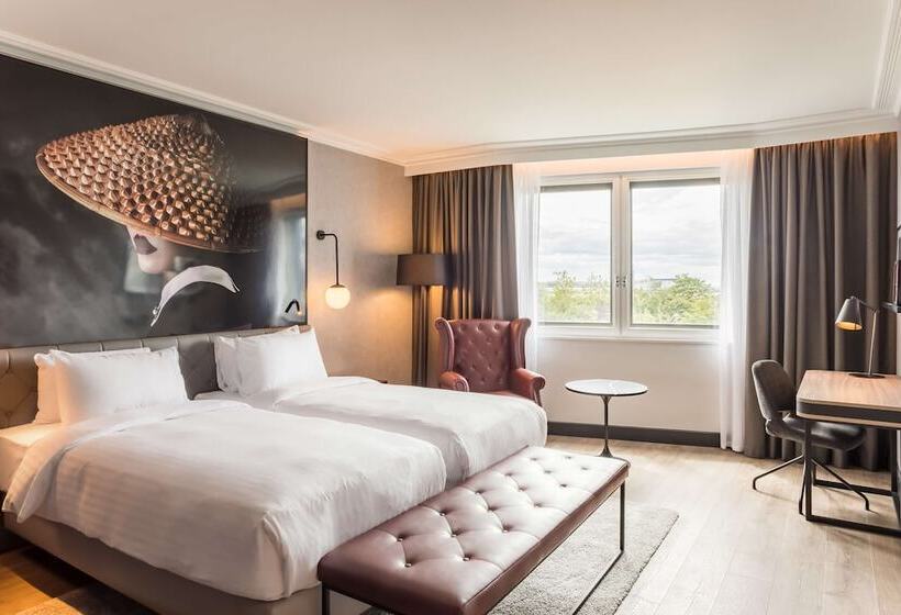 스탠다드 룸, Radisson Red  London Heathrow