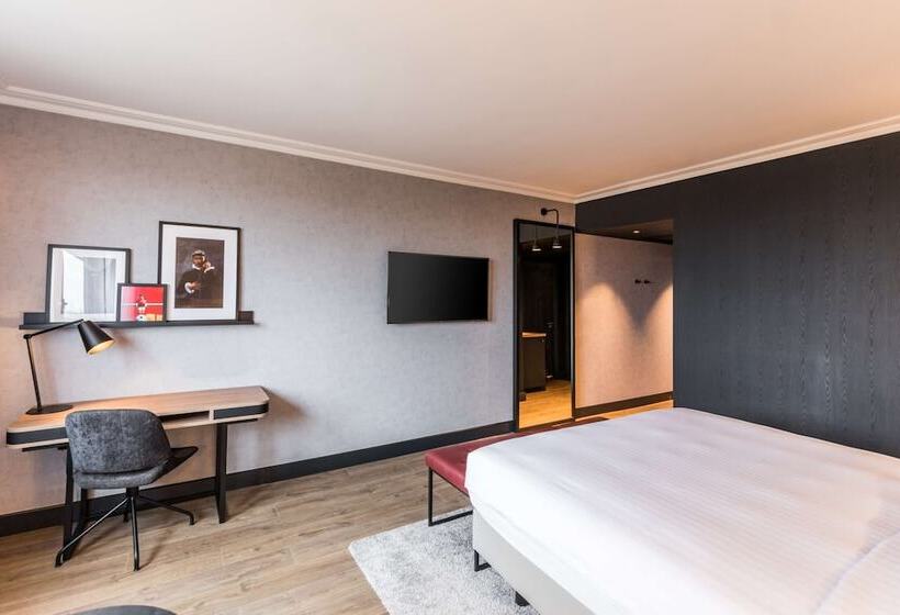 스탠다드 룸, Radisson Red  London Heathrow