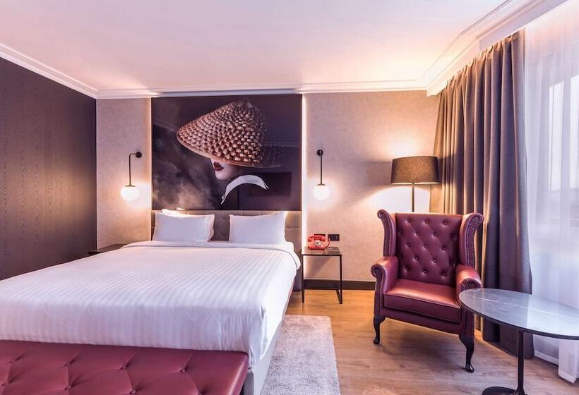 이그제큐티브 룸, Radisson Red  London Heathrow