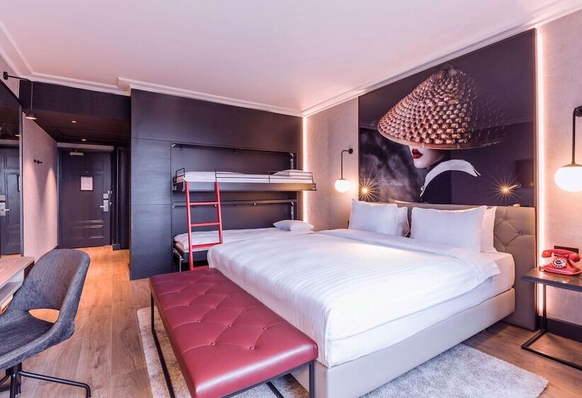 수피리어 전망 룸, Radisson Red  London Heathrow