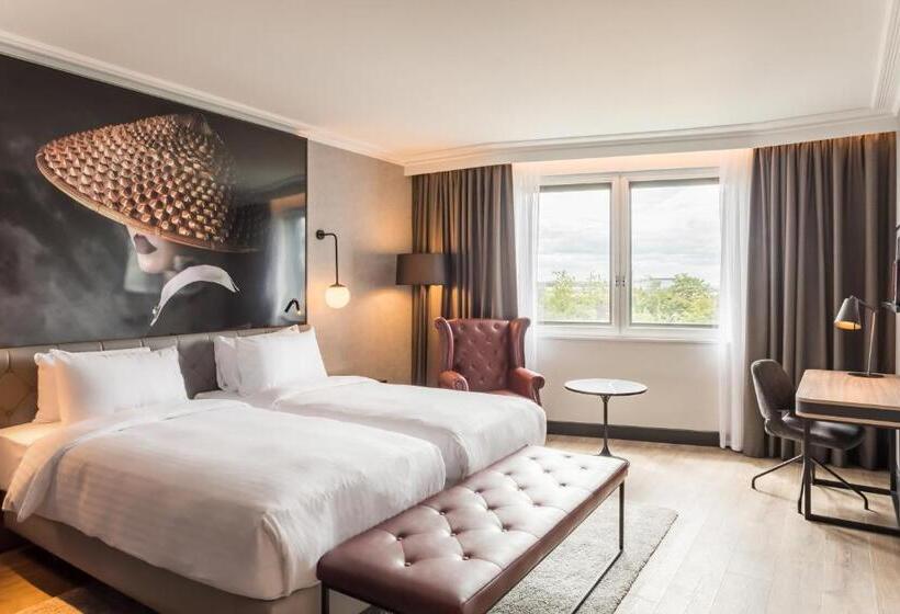 패밀리 룸, Radisson Red  London Heathrow