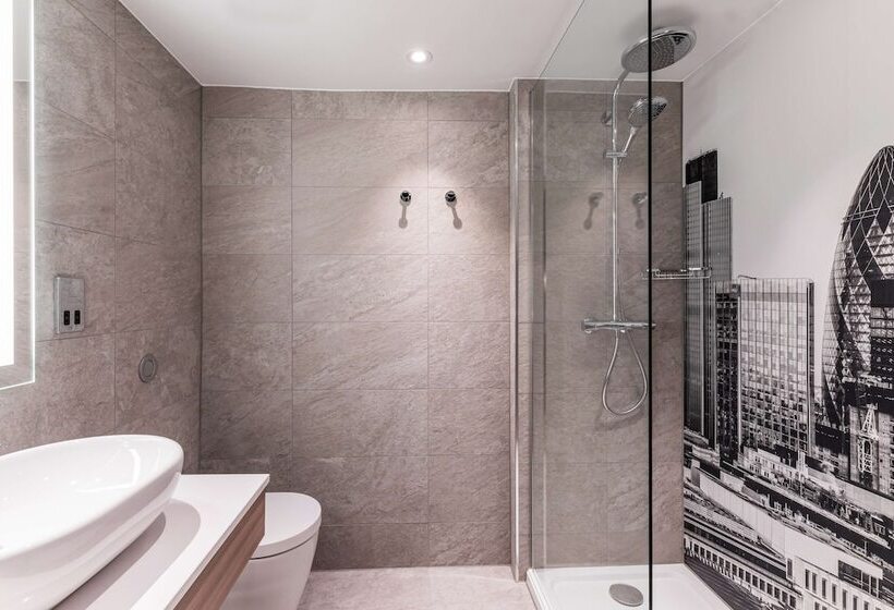 이그제큐티브 룸, Radisson Red  London Heathrow
