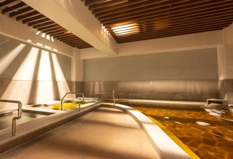 Номер Executive, Sansui Naha　ryukyu Hot Spring Naminoueyu