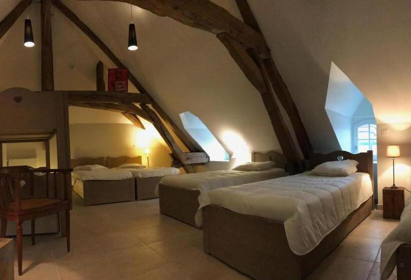 Кровать в Общей Комнате, L'auberge De Treigny