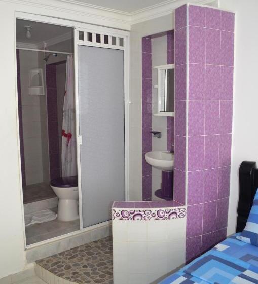 اتاق خانوادگی, Posada Cocos Place