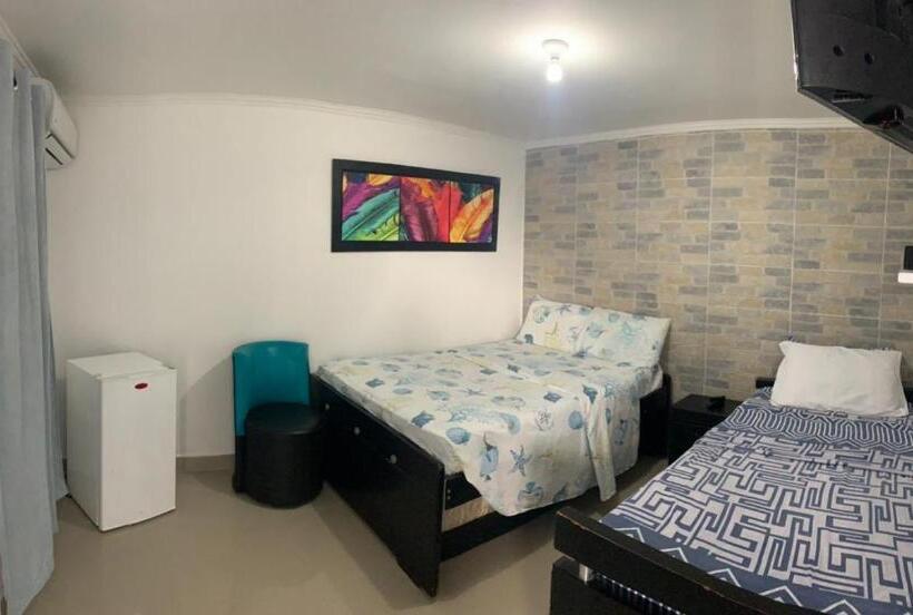 اتاق استاندارد سه نفره, Posada Cocos Place