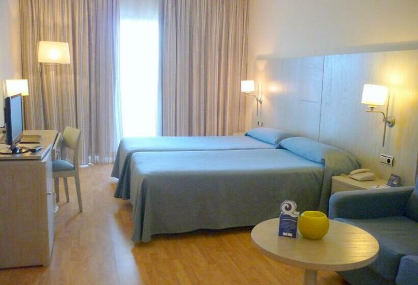 غرفة قياسية ثلاثية, Agh Canet