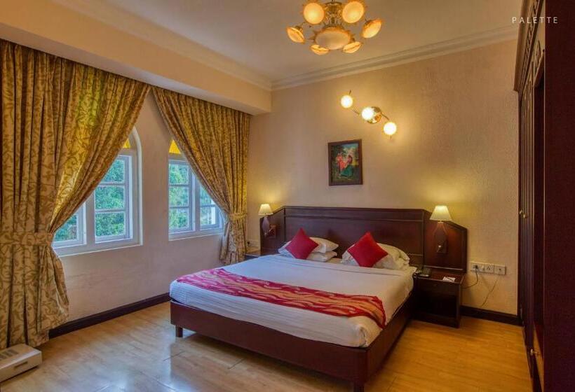 سوئیت با تخت بزرگ, Fort Munnar