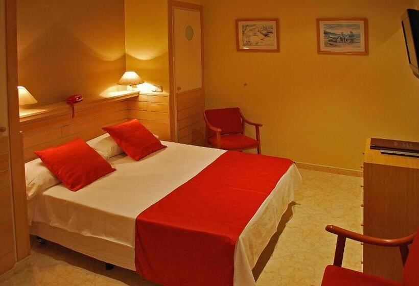 Номер Стандарт с Балконом, Piccadilly Sitges