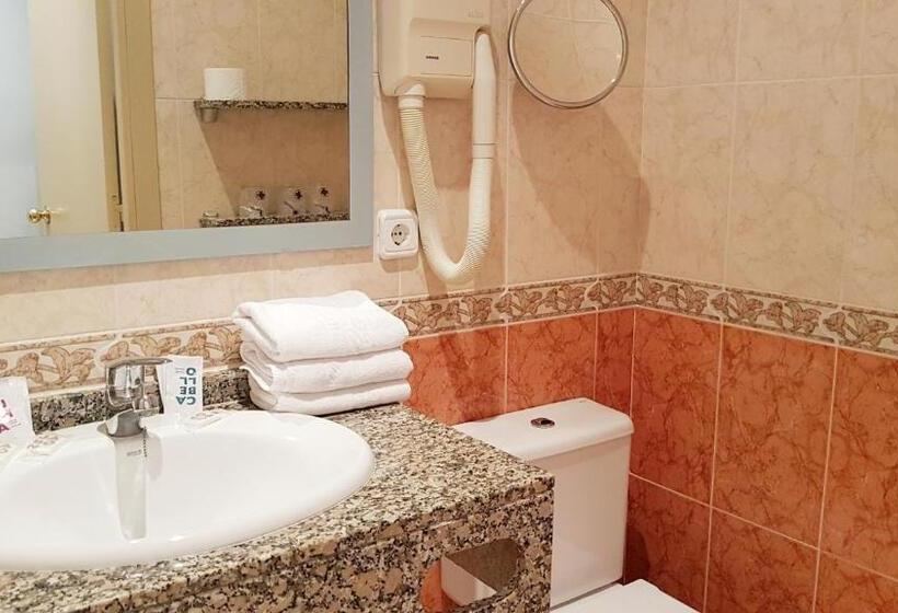 Номер Стандарт, Piccadilly Sitges