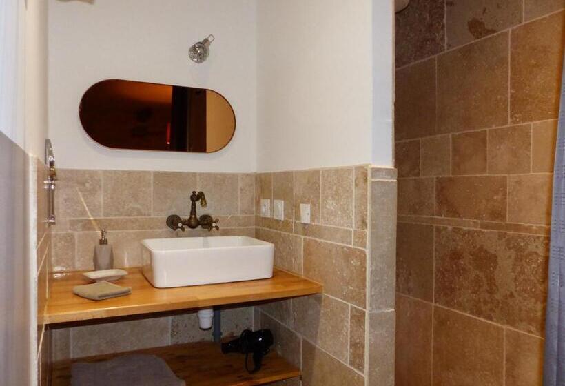 اتاق خانوادگی, La Fontaine De Rocoule