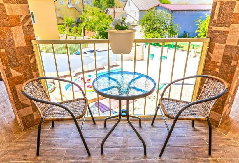 اتاق استاندارد با چشم‌انداز استخر, Villa Shell
