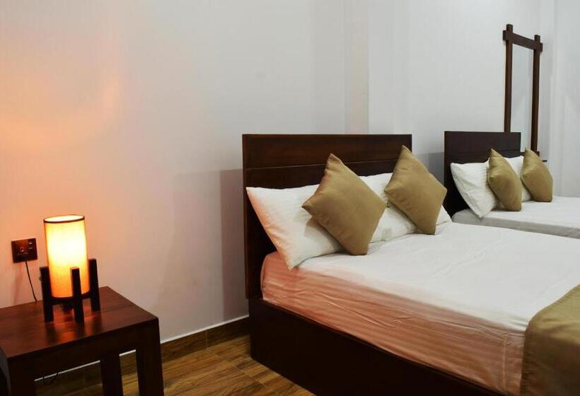 Номер Deluxe, Monarch Residence
