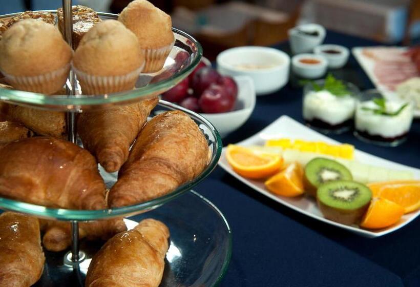 اتاق استاندارد چهار تخته, Montané