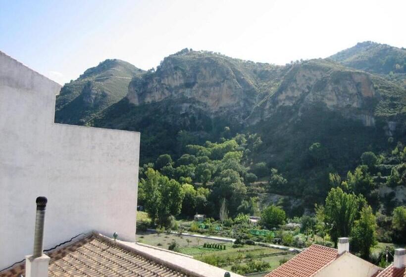 اتاق استاندارد سه نفره, Quéntar Hotel Rural