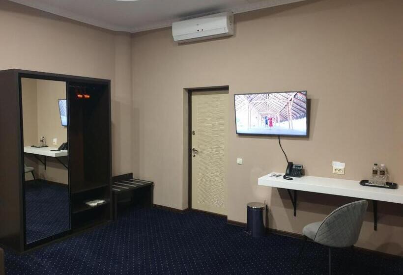 سوییت خانوادگی, Lex Trend