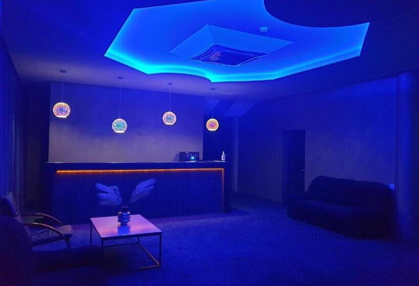 اتاق پریمیوم چهارنفره, Lex Trend