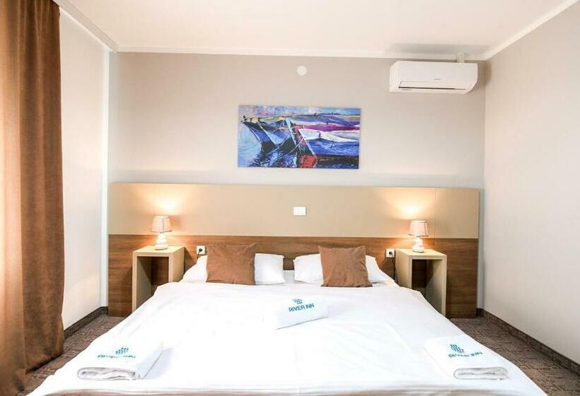 اتاق استاندارد, River Inn