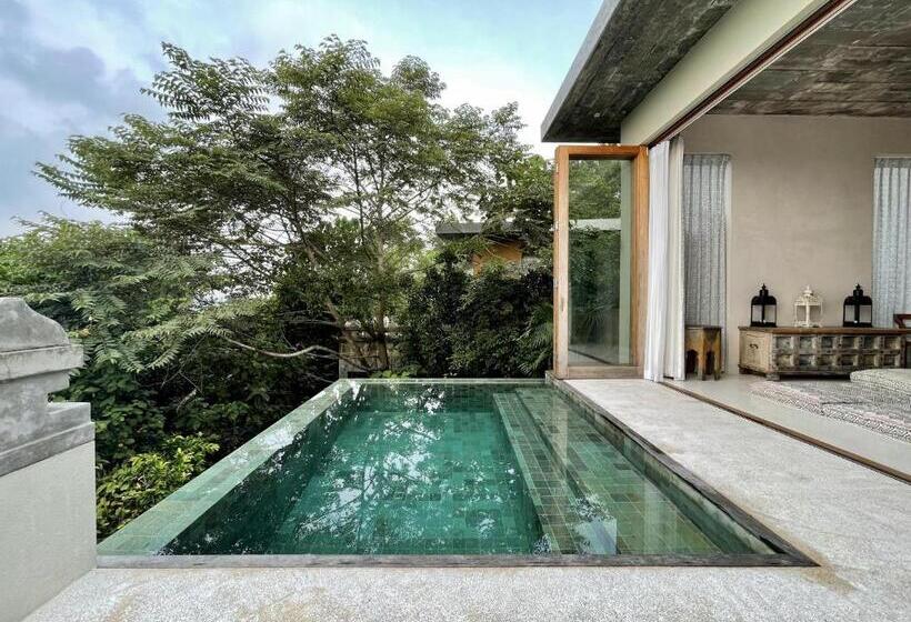 Вилла с 1 спальней и бассейном, Malabar Hill