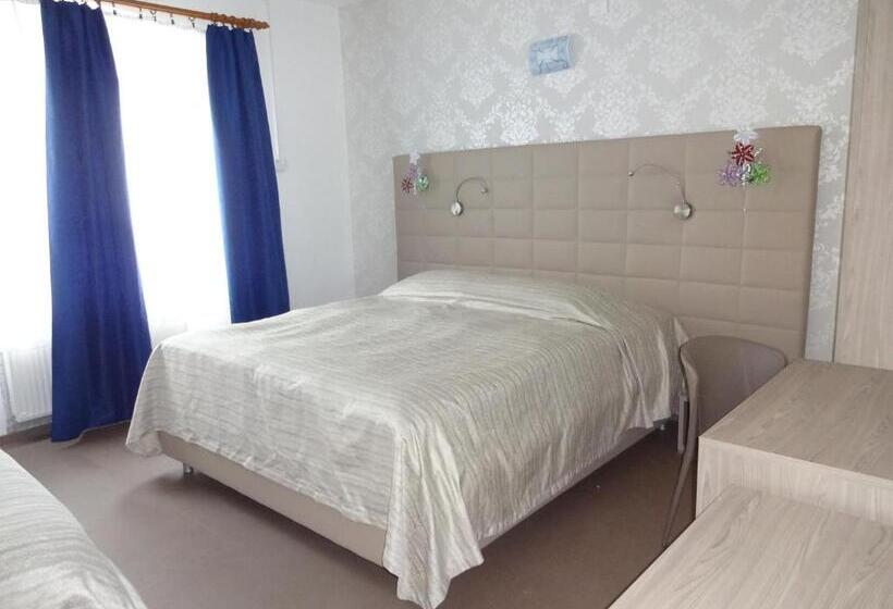 اتاق استاندارد سه نفره, Fedrig Rooms With Bathroom & Hostel Rooms