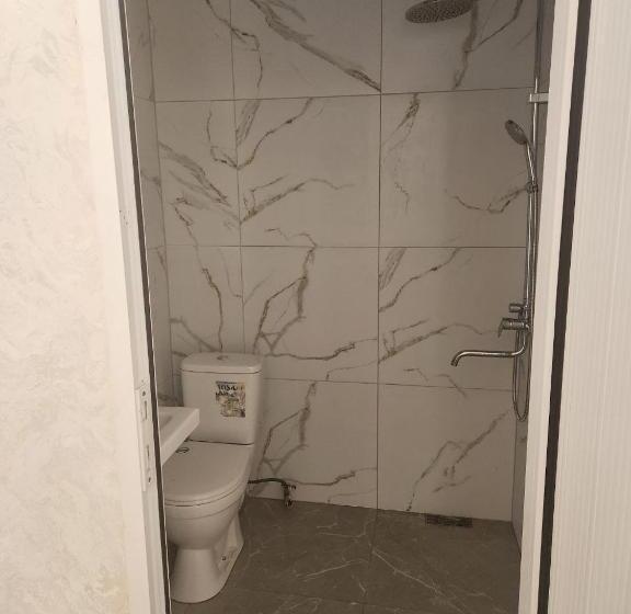 Номер Стандарт, Hostel Highway