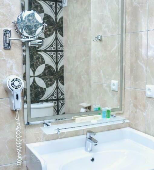 سوییت, Amsterdam Hotel Aktobe