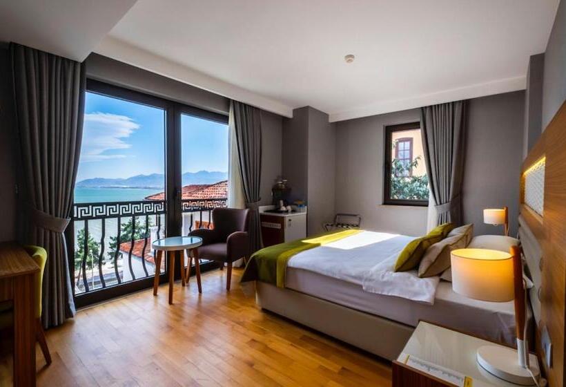 Deluxe Suite Sea View, Evimiz