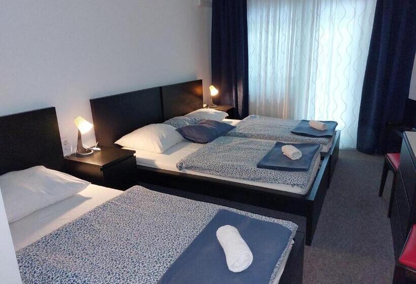 اتاق استاندارد سه تخته با بالکن, Guesthouse Ob Sotočju Budič