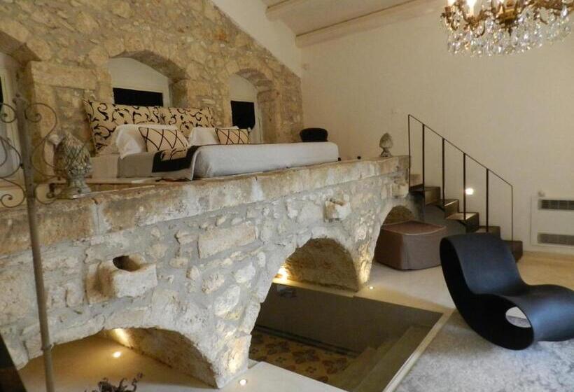 Deluxe Suite King Bed, Scilla Maris Charming Suites