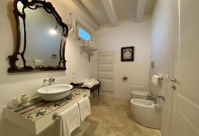 سوییت با چشم‌انداز دریا, Scilla Maris Charming Suites