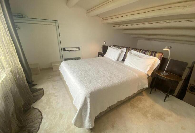 سوییت با چشم‌انداز دریا, Scilla Maris Charming Suites