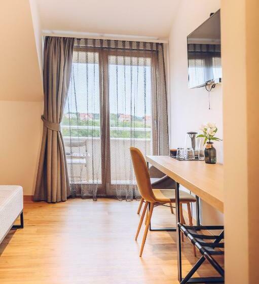 اتاق استاندارد با بالکن, Tri Lučke Hotel & Restaurant
