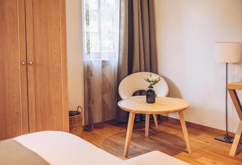 سوئیت پریمیوم, Tri Lučke Hotel & Restaurant