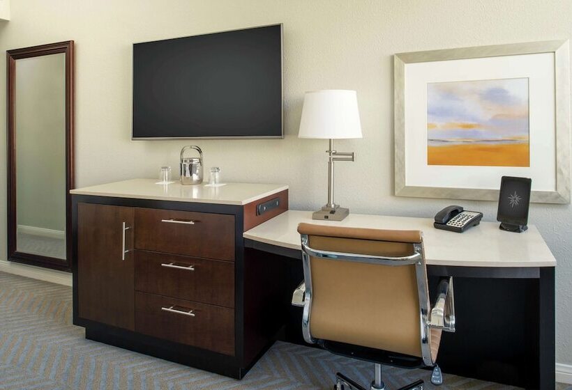 Номер Стандарт 2 Двуспальные Кровати, The Beverly Hilton