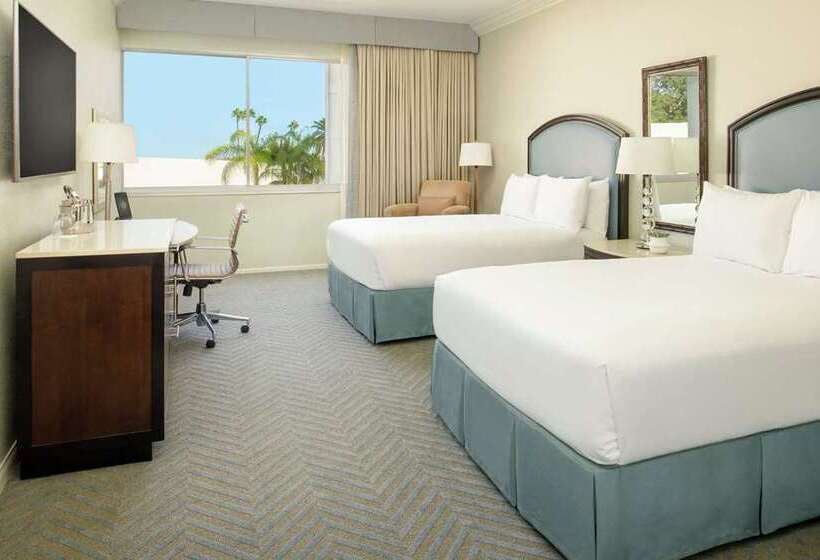 Номер Стандарт 2 Двуспальные Кровати, The Beverly Hilton