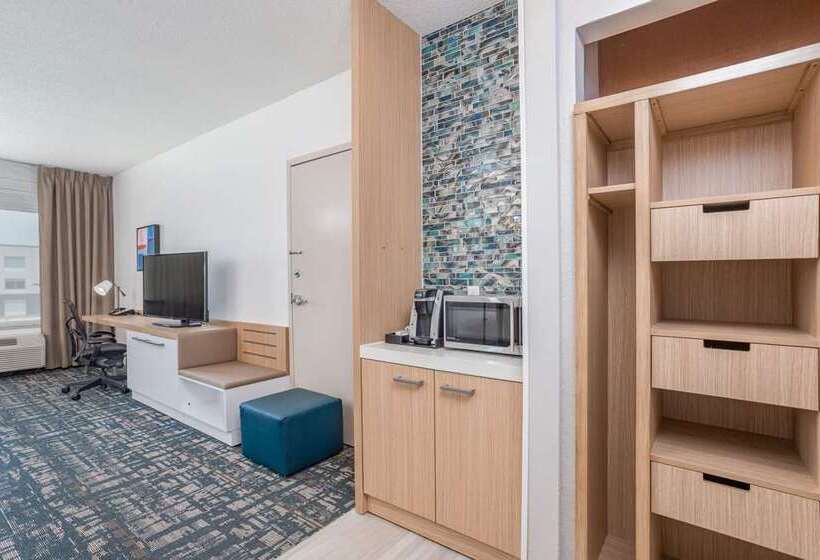 Номер Deluxe Кровать Кинг, The Beverly Hilton