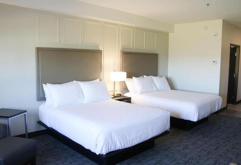 带2个双人床的标准工作室, Best Western Plus Winkler
