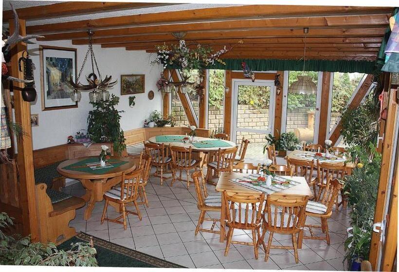 Номер Стандарт с Балконом, Cafe & Pension Carmen