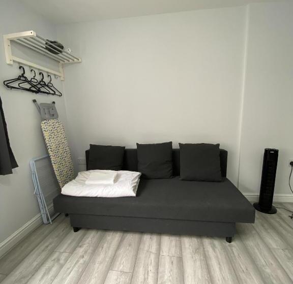 Студия Стандарт, Comfortable   Cosy   Budget Studios In City Center