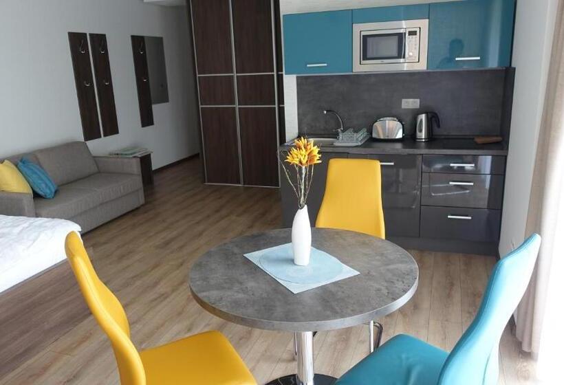 استودیوی استاندارد, Apartmánový Dom Kriváň