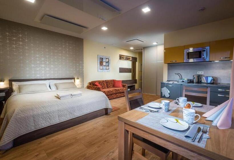 استودیوی استاندارد, Apartmánový Dom Kriváň
