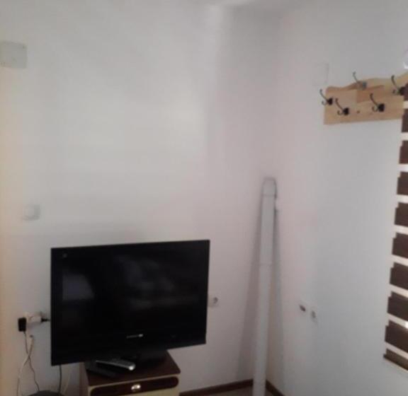 اتاق استاندارد, Hostel Topić