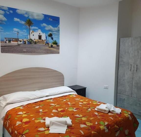 Economy Quadruple Room, Mareluna Ischia