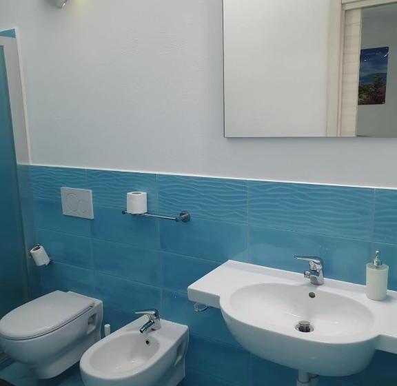 Economy Quadruple Room, Mareluna Ischia