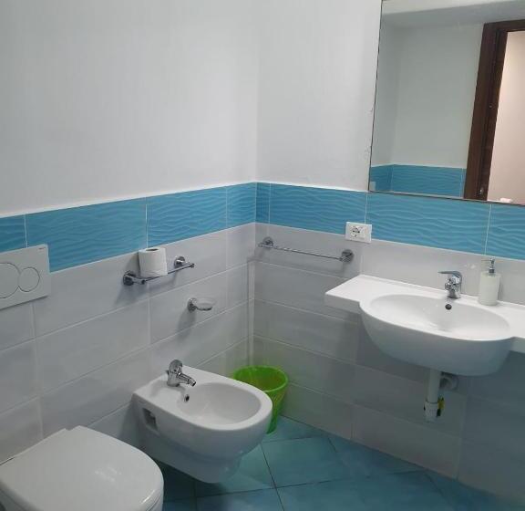 Economy Quadruple Room, Mareluna Ischia