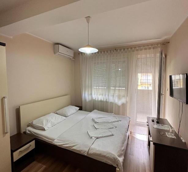 اتاق لوکس, Motel Centar
