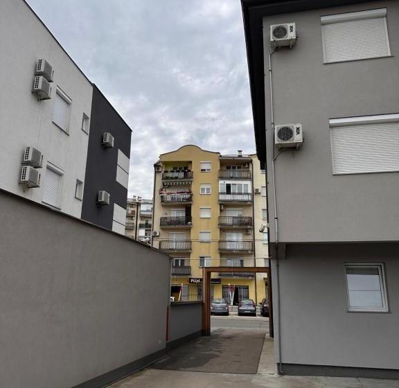 اتاق لوکس سه تخته, Motel Centar