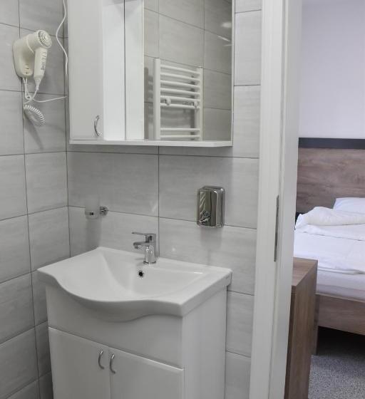 اتاق لوکس سه تخته, Motel Centar