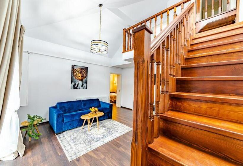 سوییت با چشم‌انداز کوه, Yael Luxury Apartments 3