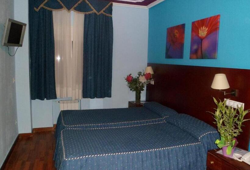 اتاق استاندارد سه نفره, Auto Check In Hotel Las Nieves